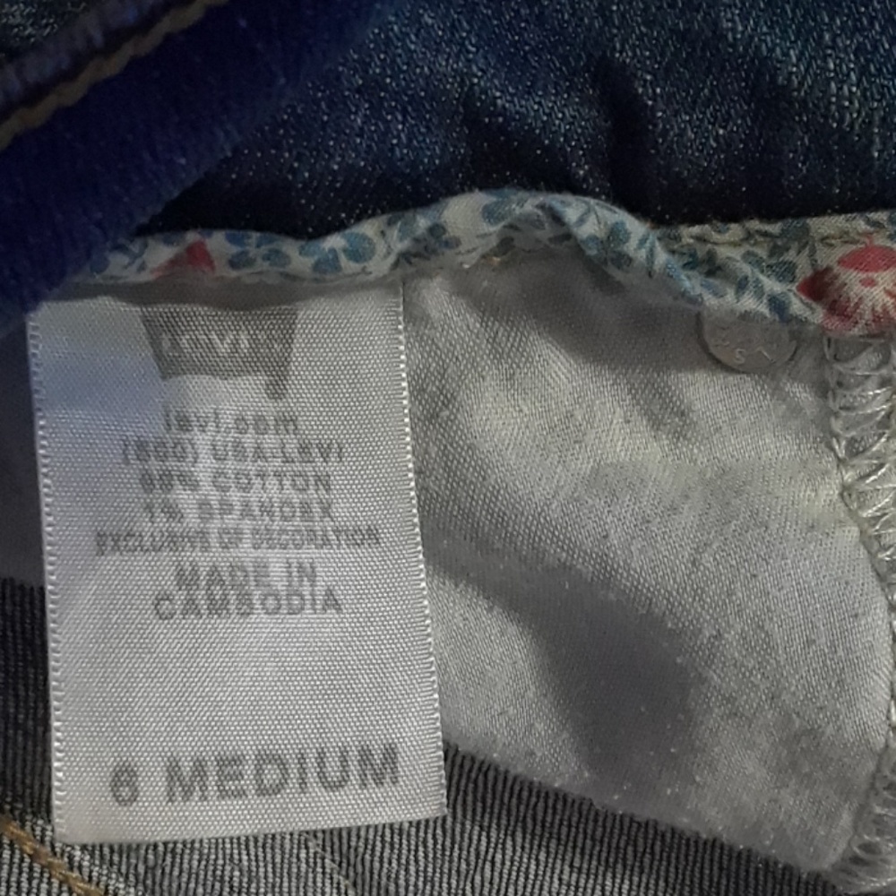 Jeans - Picture 2 of 4